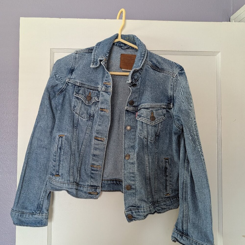 Levi's denim jacket with collar embroidery
